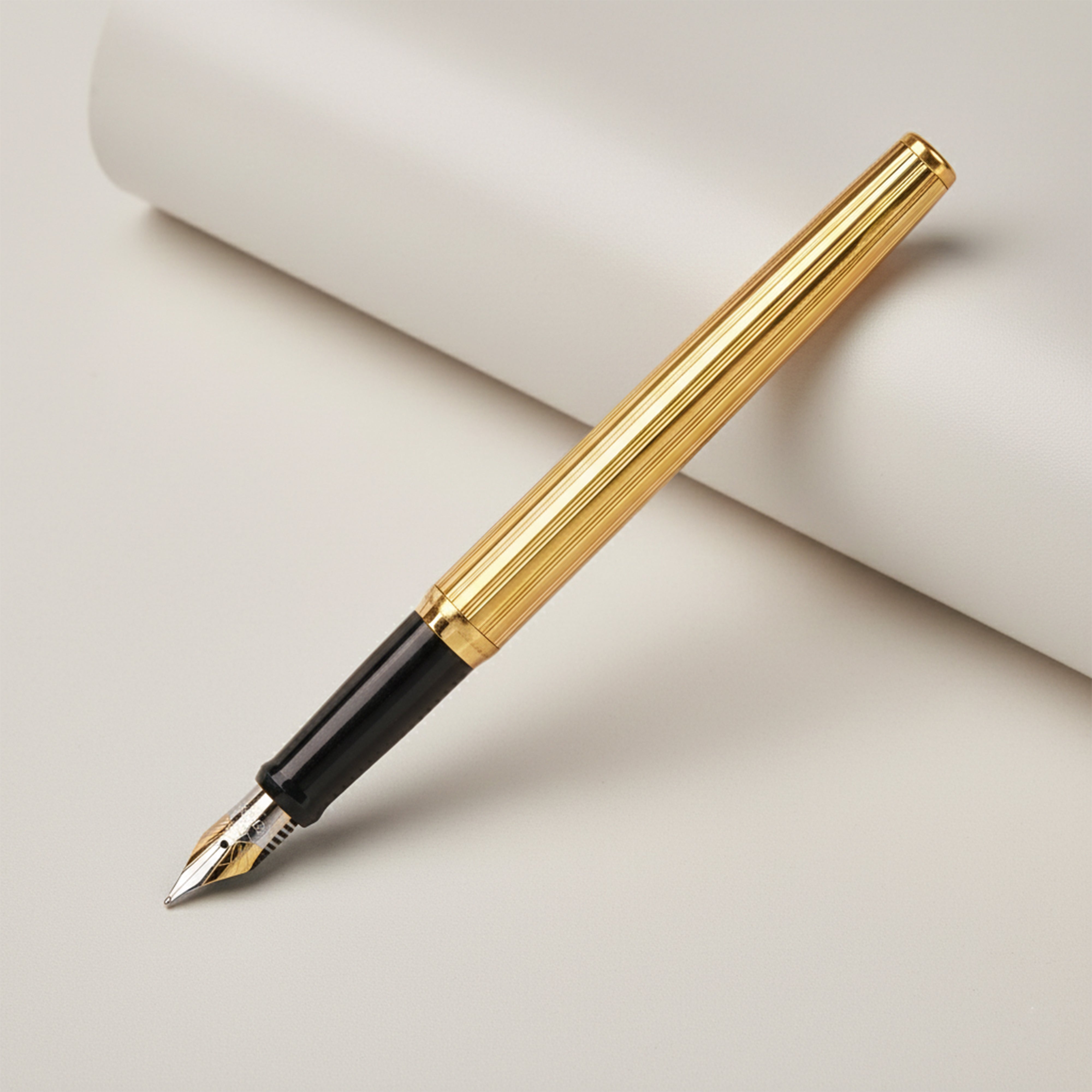 Sheaffer Sagaris Fountain Pen – Full Gold Finish, Medium Nib, Converter