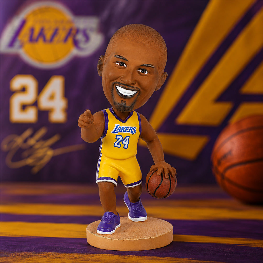 Kobe Bryant #24 Los Angeles Lakers Bobblehead Action Figure