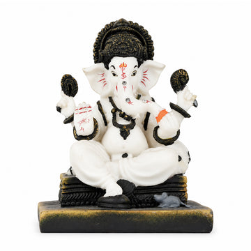Lord Ganesha Idol With Laddu