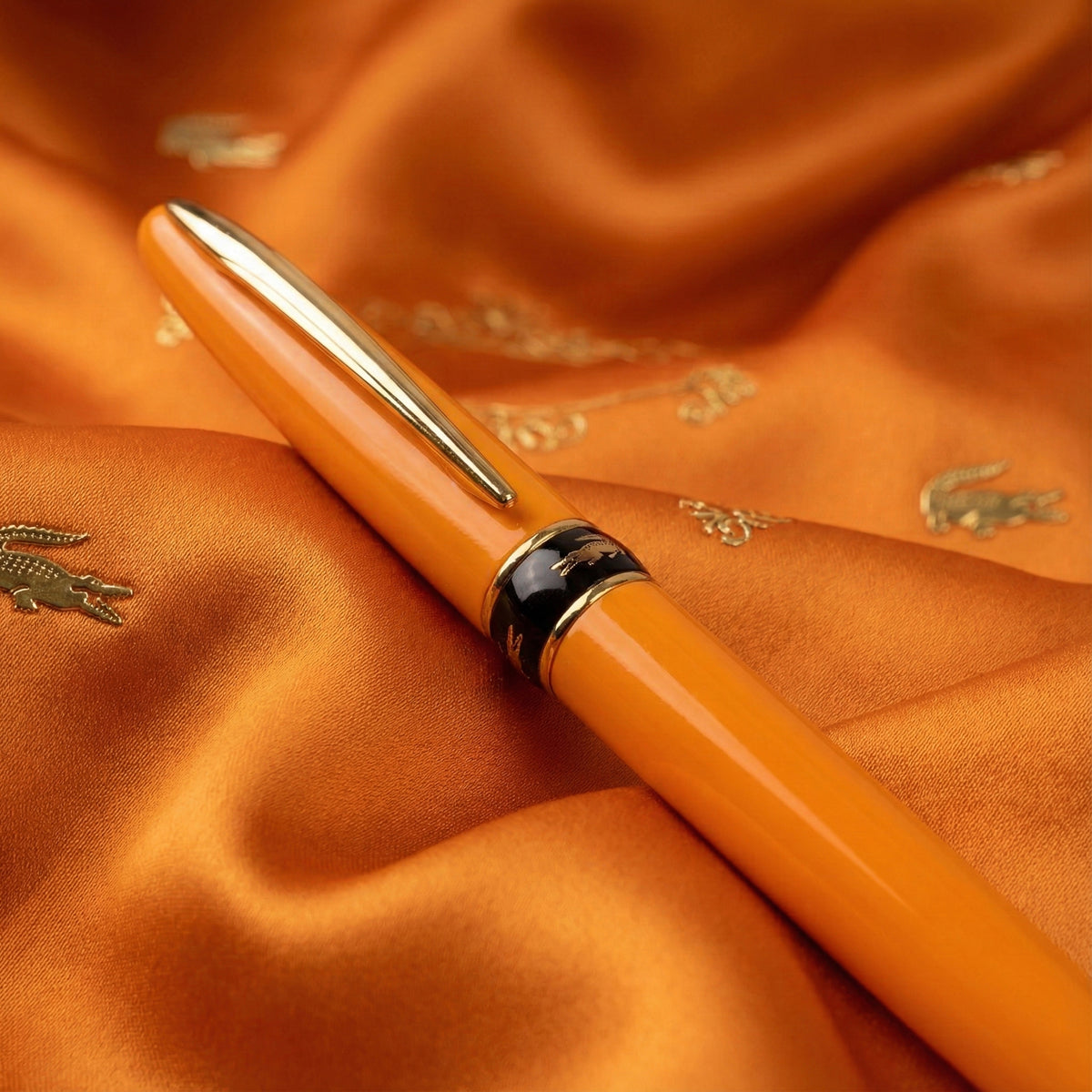 Yangzie Alligator 215 Orange Fountain Pen – Gold Clip, Fine Nib