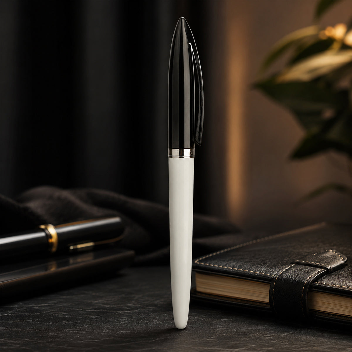 Domain Lion 361 White Fine Nib Converter Fountain Pen