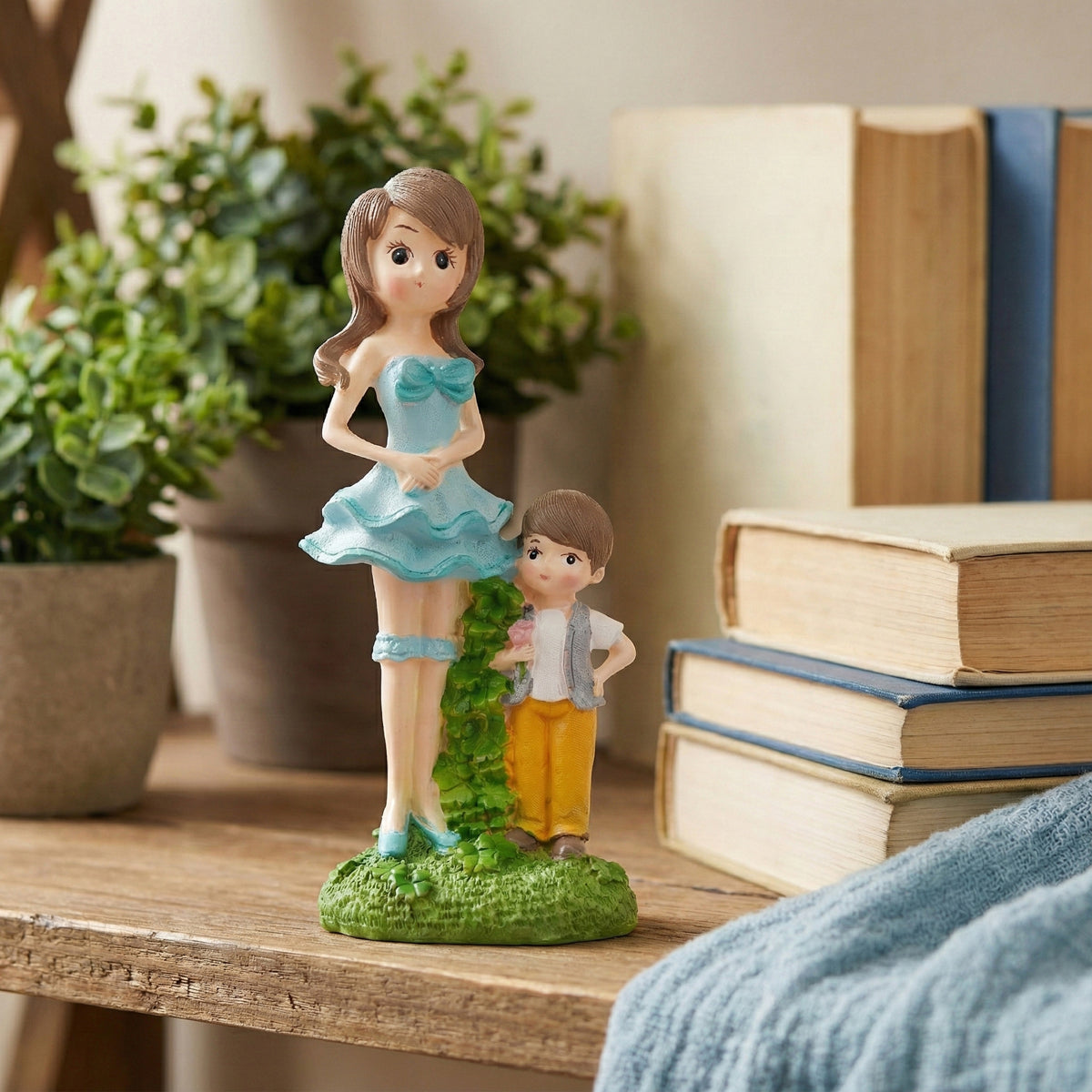 The Writershub Sister and Brother Decorative Showpiece – Multicolour