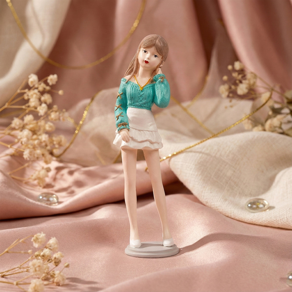 Decorative Girl Figurine Showpiece – Elegant Resin Home Décor