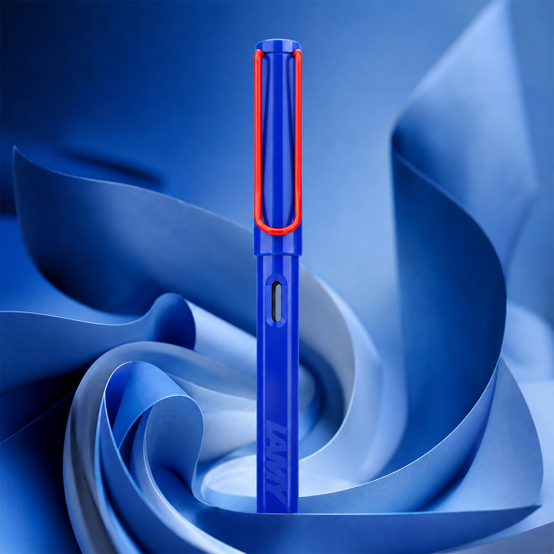 Lamy Safari Blue & Red Fountain Pen – Medium Nib, Ergonomic Triangular Grip