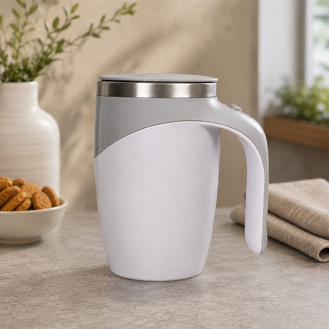 Multi-Functional Magnetized Stirring Cup – Auto Self-Stirring Travel Mug (380ml, White)