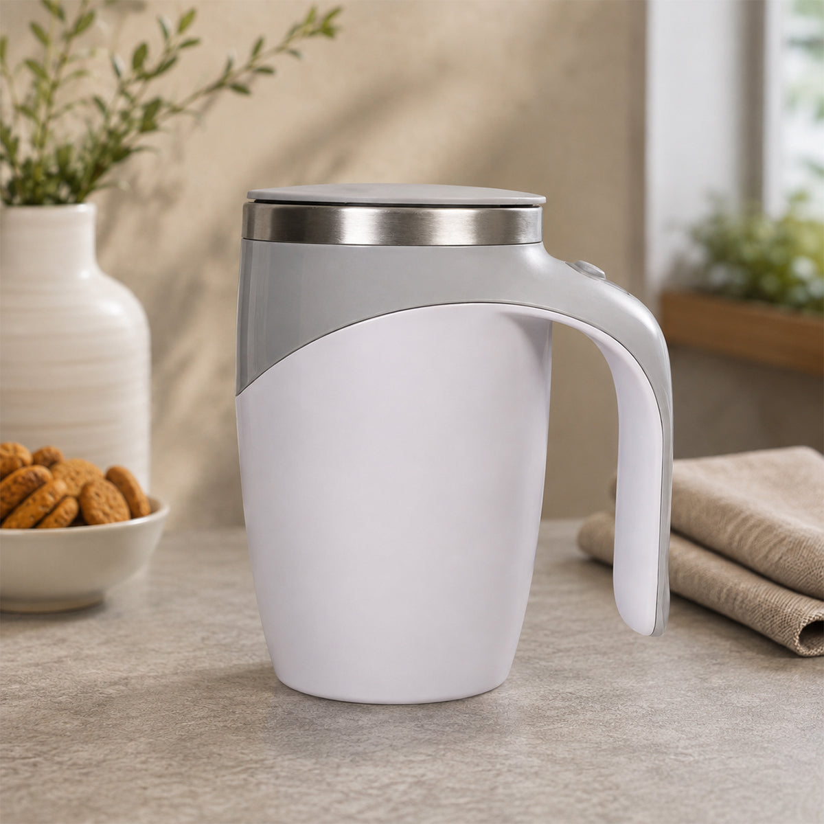 Multi-Functional Magnetized Stirring Cup – Auto Self-Stirring Travel Mug (380ml, White)